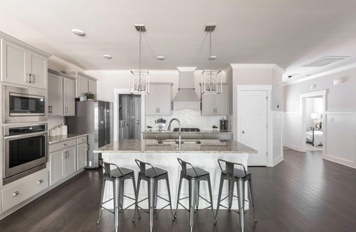 Belle Mina House | Spacious One Level Ranch Style Luxury Townhouse
