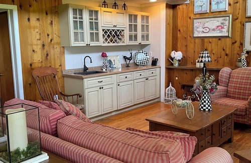 Bridgeport House | Spacious Oneida lakefront home. 6-bedroom, sleeps 12.