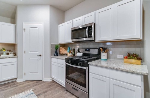 Lafayette House | Spacious/open 4 bedroom 3 bath with office