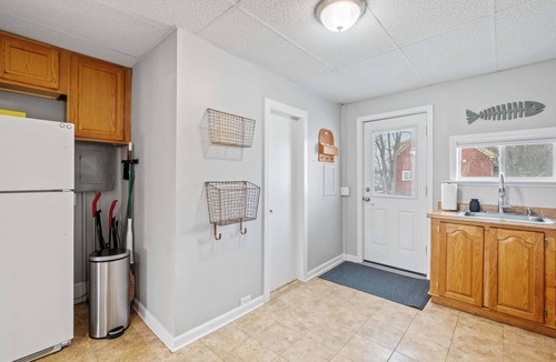 Manchester Apartment | Spacious Open-Concept Studio Short-Midterm Stays