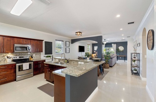 River Oaks House | Spacious open floor plan for today’s busy lifestyles.