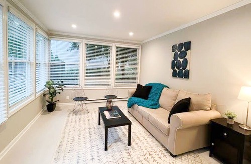 Tysons House | spacious open floor plan w/heated pool and hot tub - DC