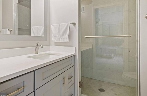 Tysons House | spacious open floor plan w/heated pool and hot tub - DC