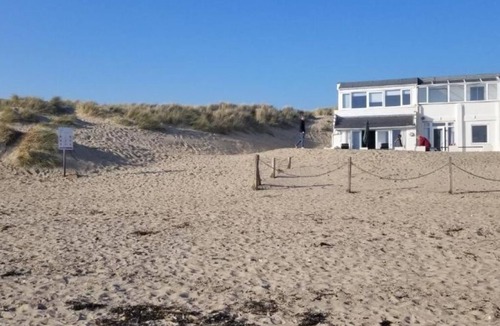 Camber House | Spacious open-plan beach house on the beach!