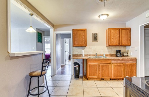 Orange House | Spacious Orange Rental ~ 3 Mi to Museums & Garden!