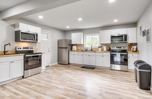 Oswego House | Spacious Oswego Home: 6 Mi to Fort Ontario!