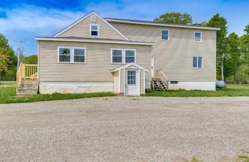 Oswego House | Spacious Oswego Home: 6 Mi to Fort Ontario!
