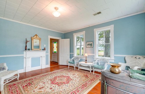 Rosebud House | Spacious Owensville Getaway with Winery On-Site!
