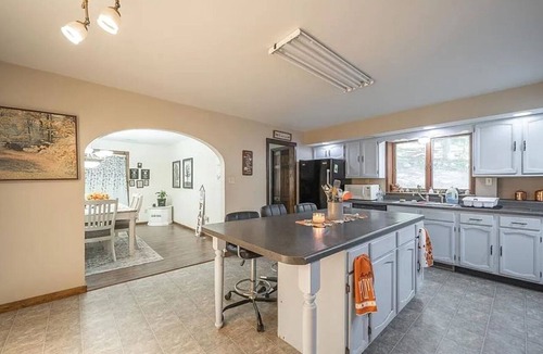 St. James House | Spacious Ozark Home Near River & Wineries