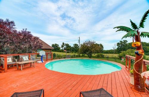 Tea House | Spacious Ozarks Family Home - Private Pool & Grill