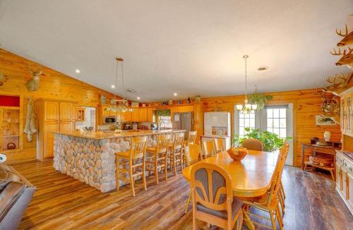 Tea House | Spacious Ozarks Family Home - Private Pool & Grill