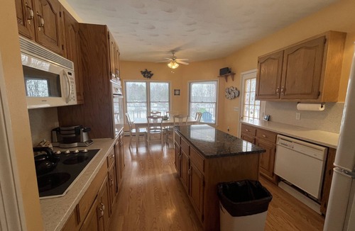 Lakewood House | Spacious PA family home,near ski resort,fly fishing,snowmobile trail, sleeps 12+