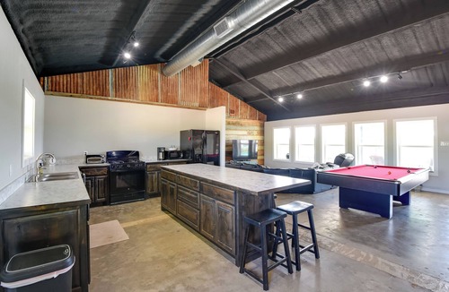 Palo Pinto House | Spacious Palo Pinto Home: Private Dock & Pool