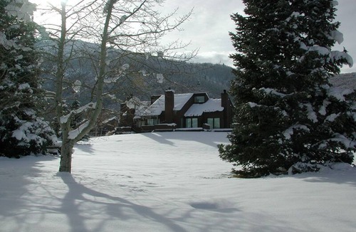 North Park City Condo | Spacious Park City 4BR, Walk to Three Kings Lift, Mountain Views, Pool & Hot Tu