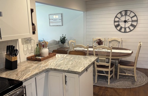 North Charleston House | Spacious Park Circle Home - Hot Tub - Fire Pit- Fenced In Yard - Walk to Bars