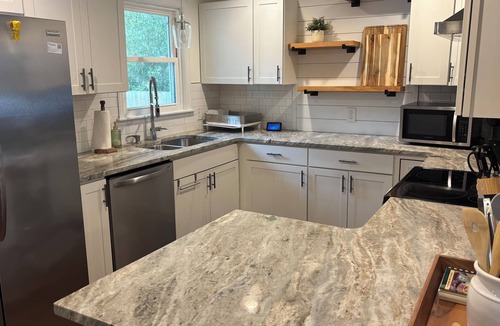 North Charleston House | Spacious Park Circle Home - Hot Tub - Fire Pit- Fenced In Yard - Walk to Bars