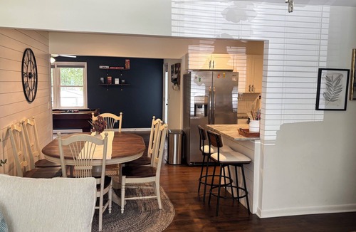 North Charleston House | Spacious Park Circle Home - Hot Tub - Fire Pit- Fenced In Yard - Walk to Bars