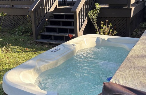 North Charleston House | Spacious Park Circle Home - Hot Tub - Fire Pit- Fenced In Yard - Walk to Bars