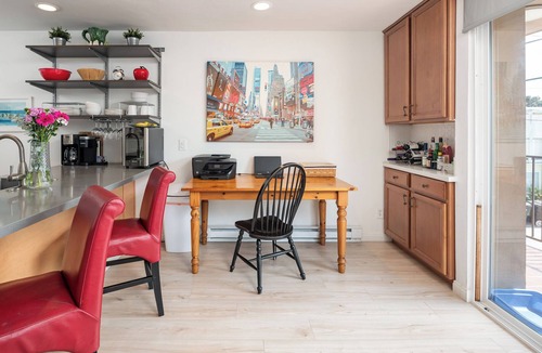 Mission Beach Condo | Spacious, parking, 10 restaurants close by, on the sand, views. Reduced price.