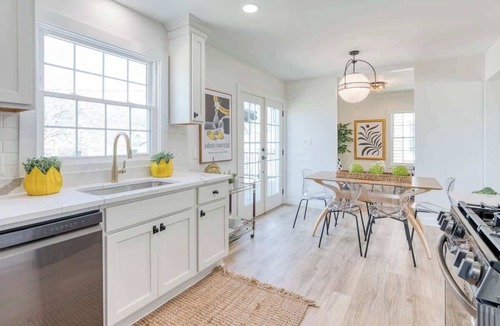 Parma House | Spacious Parma House with Garage & WiFi