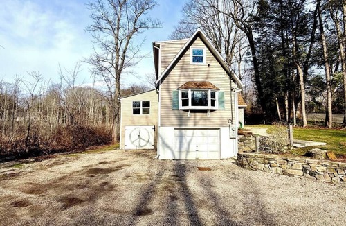 Redding Ridge House | Spacious Peaceful Redding Cottage Retreat