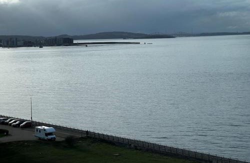 Newhaven Apartment | Spacious Penthouse