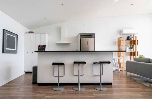 Auckland Central Business District Apartment | Spacious Penthouse With Spectacular Harbour Views!