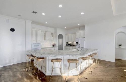 Brushy Bend Park House | Spacious Pet-Friendly: Quiet, 2 Kitchens, 2 Living Rooms
