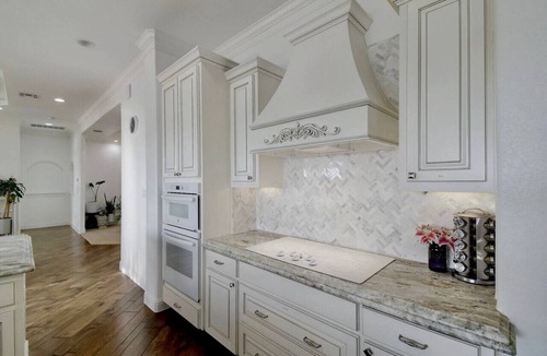 Brushy Bend Park House | Spacious Pet-Friendly: Quiet, 2 Kitchens, 2 Living Rooms
