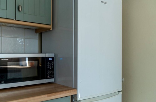 Redhill Apartment | Spacious Pet Friendly 2-Bed Apartment in Redhill