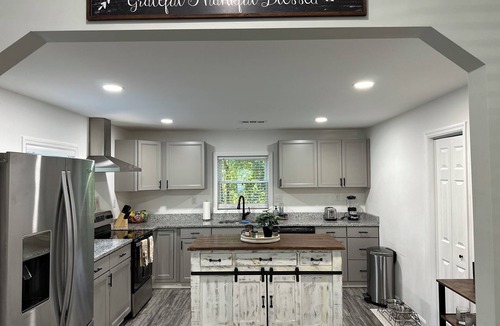 Gracewood House | Spacious Pet-Friendly Home on 1 Acre