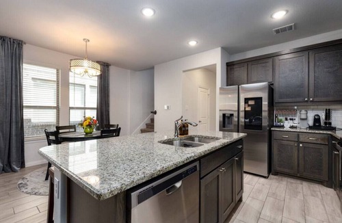 Fort Worth Cottage | Spacious Pet Friendly - 7 Miles to Eagle Mountain Lake