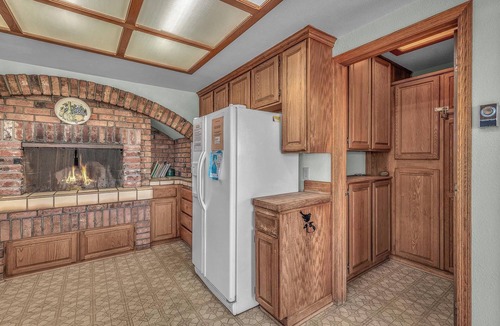 Bayshore House | Spacious Pet Friendly Oceanfront Home with Fenced Yard, Large Deck, Beach Access