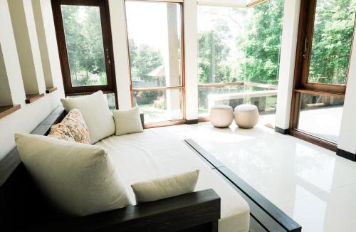 Parongpong Villa | Spacious Pine Forest Villa for MAX 15