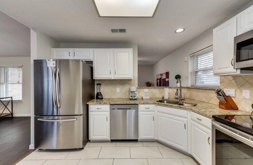 Plano House | Spacious Plano Home - Swimming Pool!