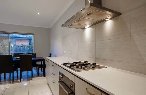 Point Cook House | Spacious Point Cook Retreat w/Free Parking