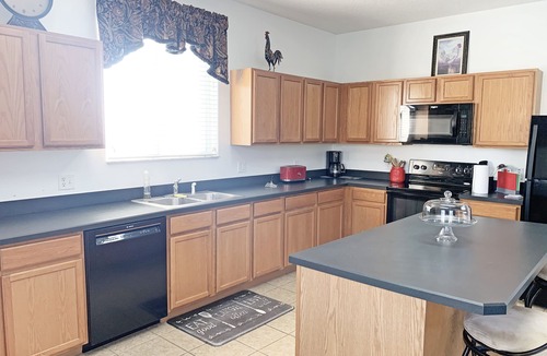Windwood Bay House | Spacious pool home with games room and hot tub (heating included)