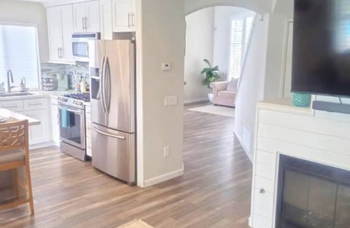 Vista House | Spacious Poolside Oasis - Right Next to Beach and Legoland