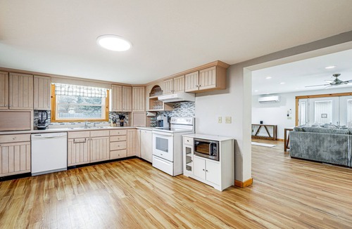 Presque Isle House | Spacious Presque Isle Home: Walk to Downtown!