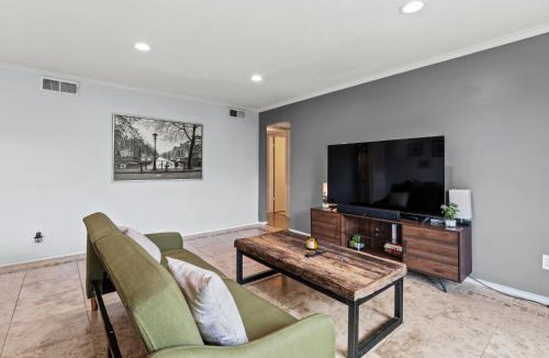 North Dallas Apartment | Spacious Preston Hollow Condo