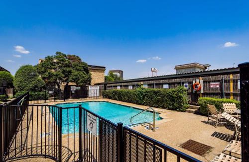 North Dallas Apartment | Spacious Preston Hollow Condo