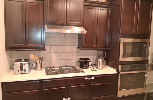 Wellborn House | Spacious Private Suite & Living Room in College Station - 15 Mins from Texas A&M