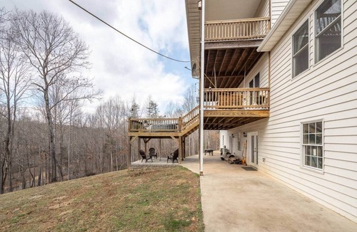 Palmyra House | Spacious & Private Great for Groups &Winery Lovers