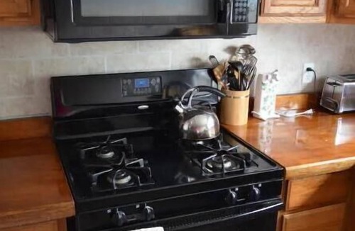 Oswego Apartment | Spacious Private 1br apt King Bed Queen Pullout Jacuzzi Smart TVs WiFi Kitchen
