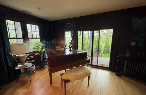Waban House | Spacious private 4-bedroom house in lovely Newton