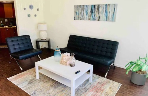Oakland Park House | Spacious Private Apartment in Oakland Park 21