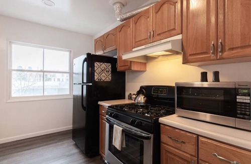 Circle Area Apartment | Spacious & Private, Centrally Located
