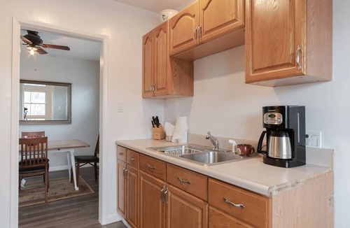 Circle Area Apartment | Spacious & Private, Centrally Located