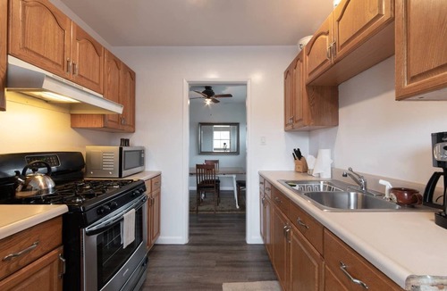 Circle Area Apartment | Spacious & Private, Centrally Located