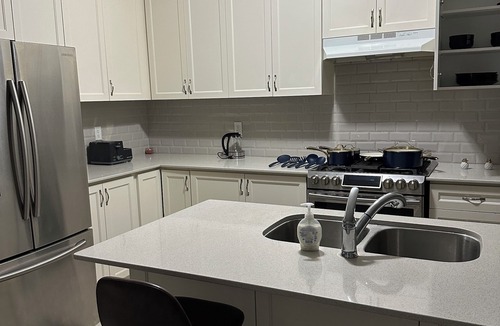 Mount Pleasant House | Spacious, Private Family Friendly 2 Bedroom Home